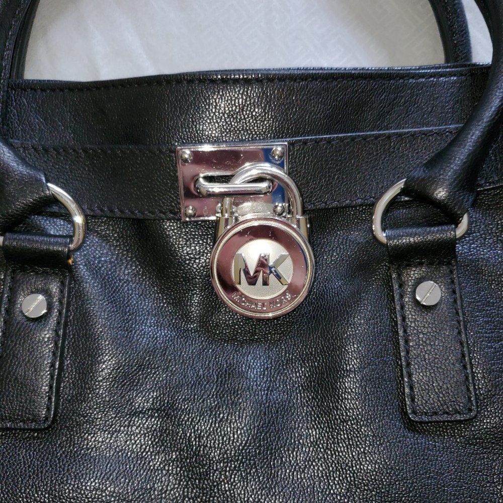 Like New Michael Kors Hamilton Leather satchel - Picture 13 of 16